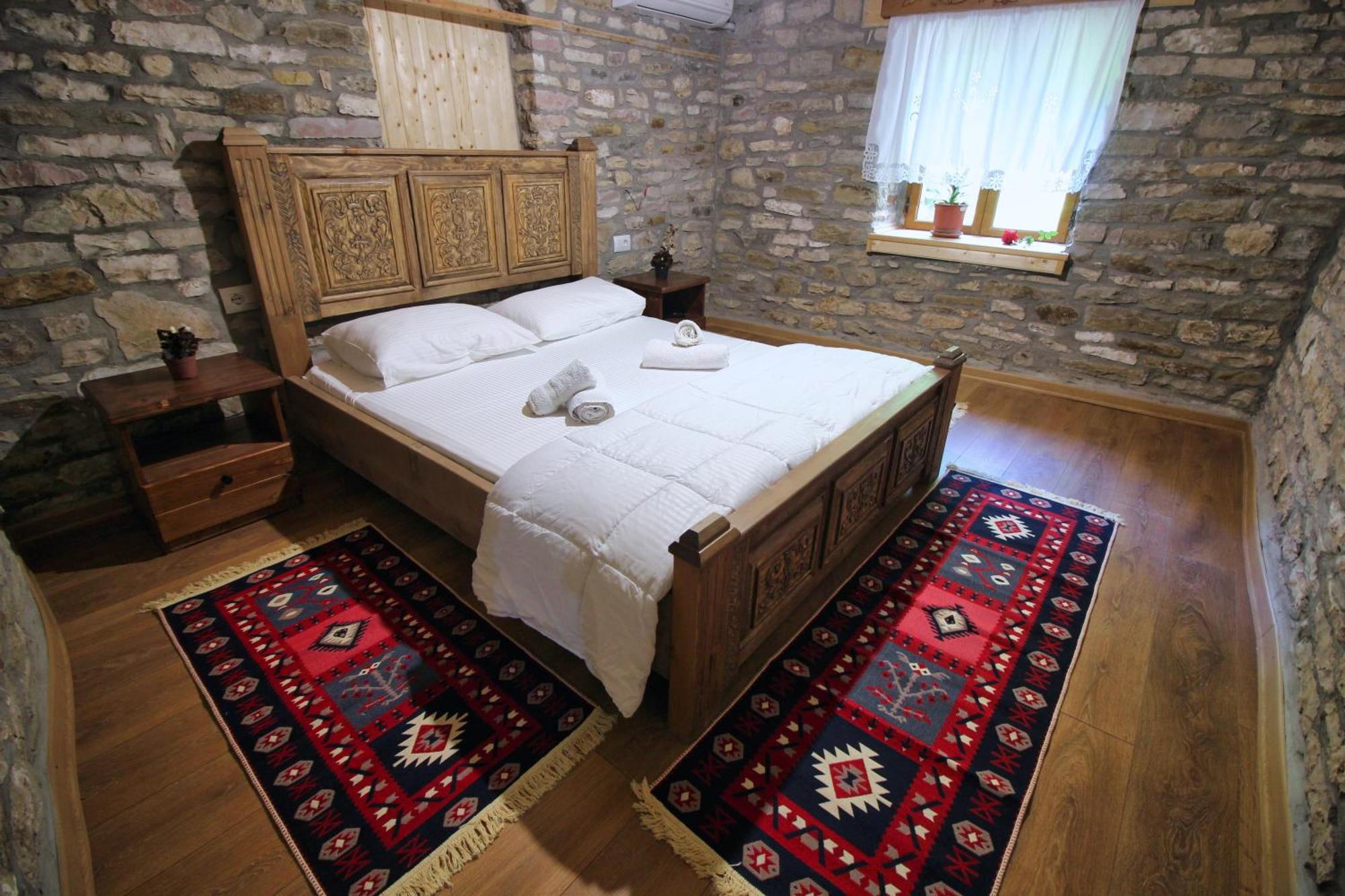 Guri Guesthouse Gjirokastër Екстериор снимка
