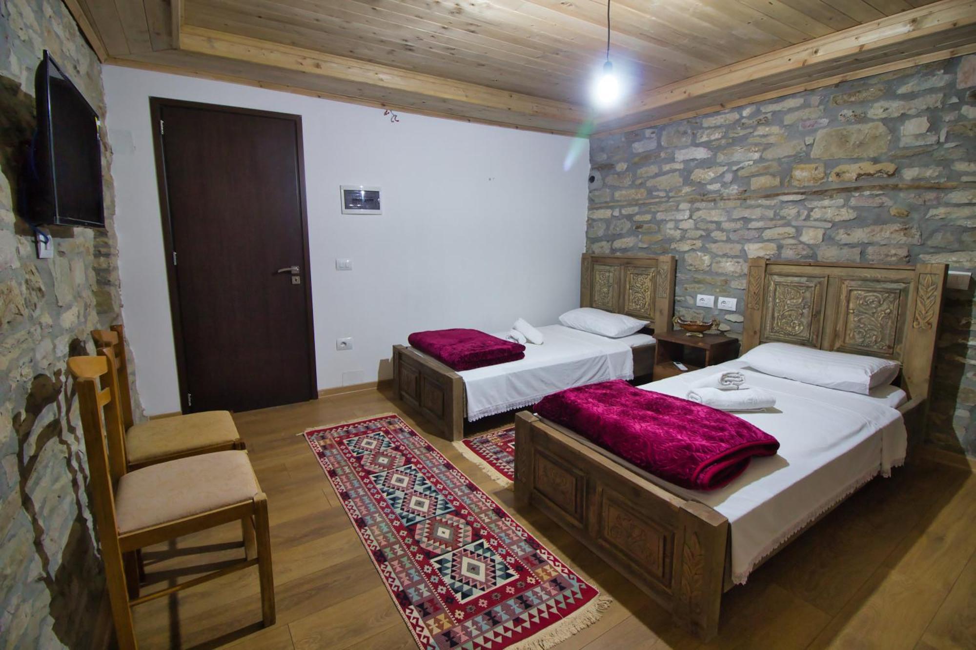 Guri Guesthouse Gjirokastër Екстериор снимка