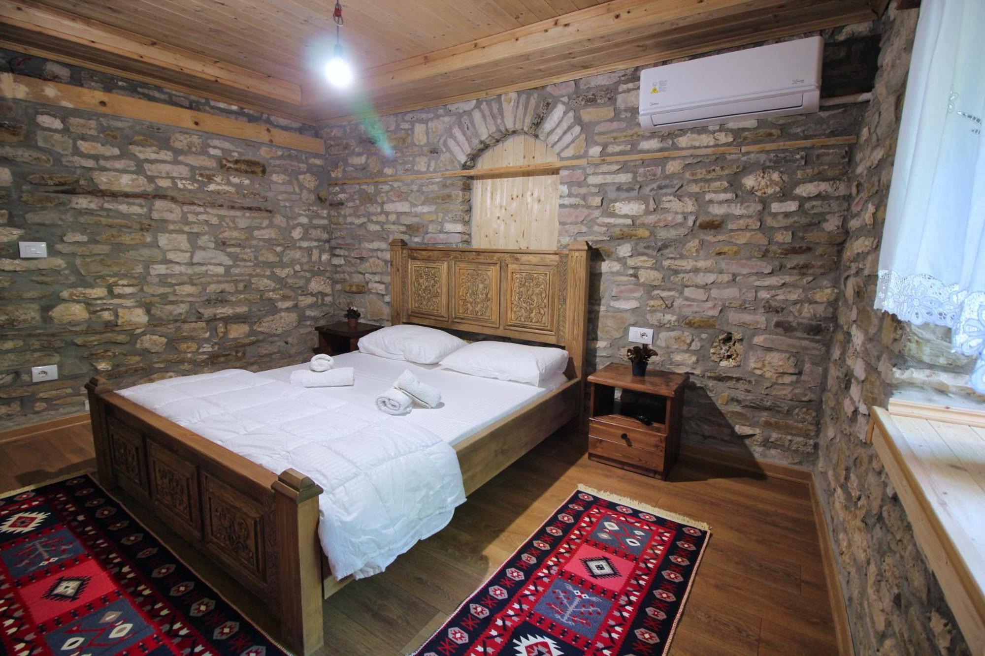 Guri Guesthouse Gjirokastër Екстериор снимка