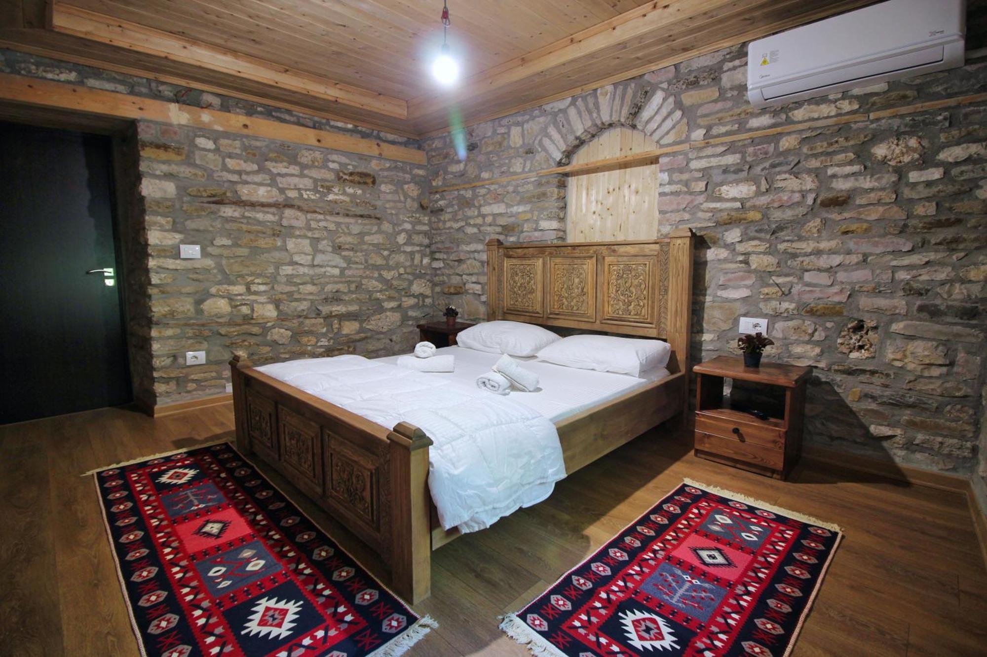Guri Guesthouse Gjirokastër Екстериор снимка