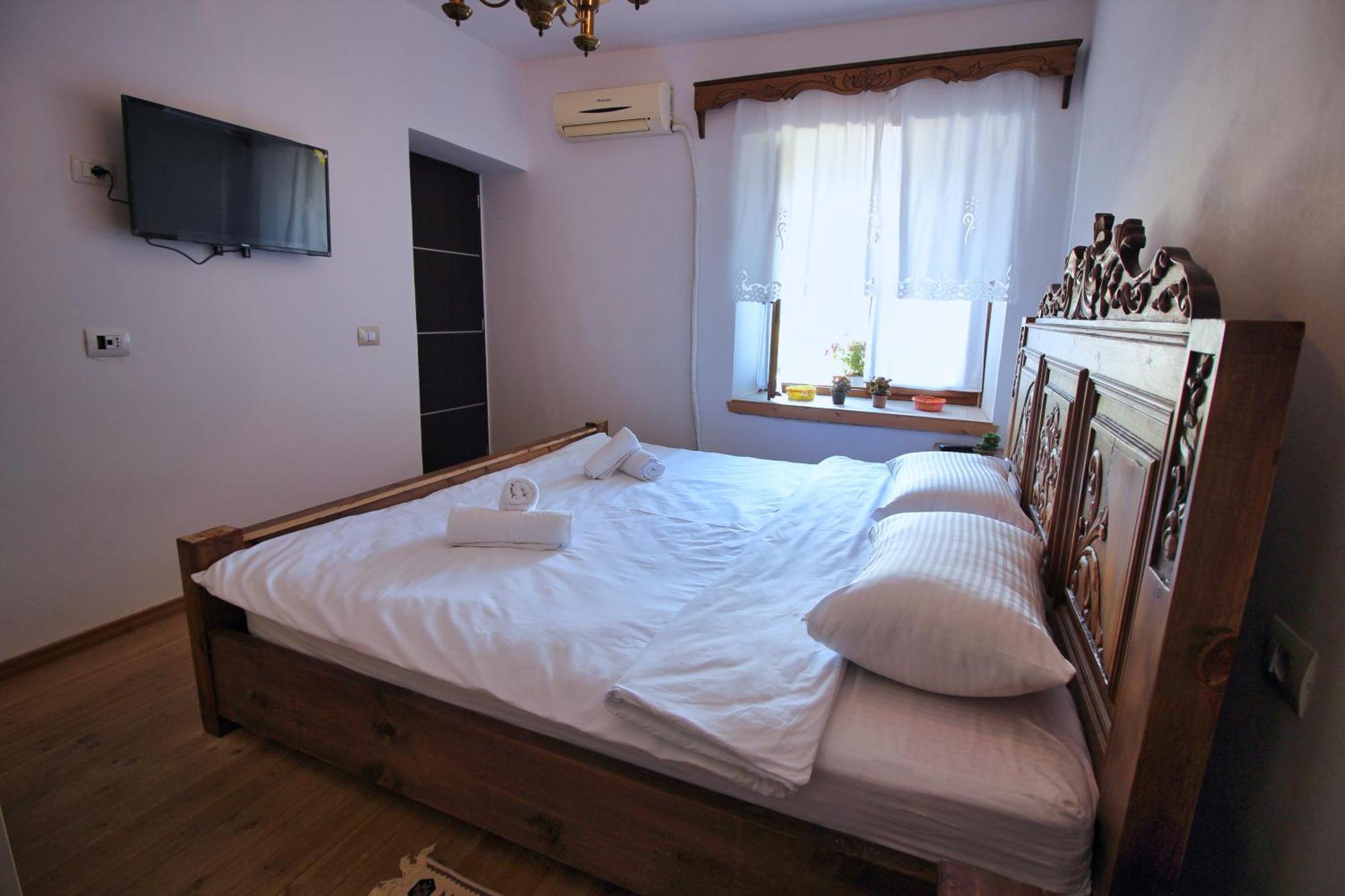 Guri Guesthouse Gjirokastër Екстериор снимка