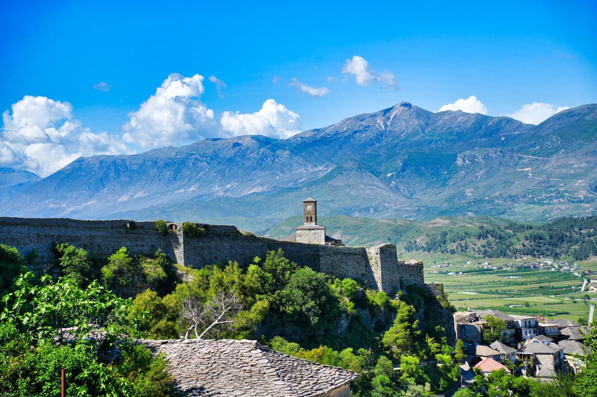 Guri Guesthouse Gjirokastër Екстериор снимка