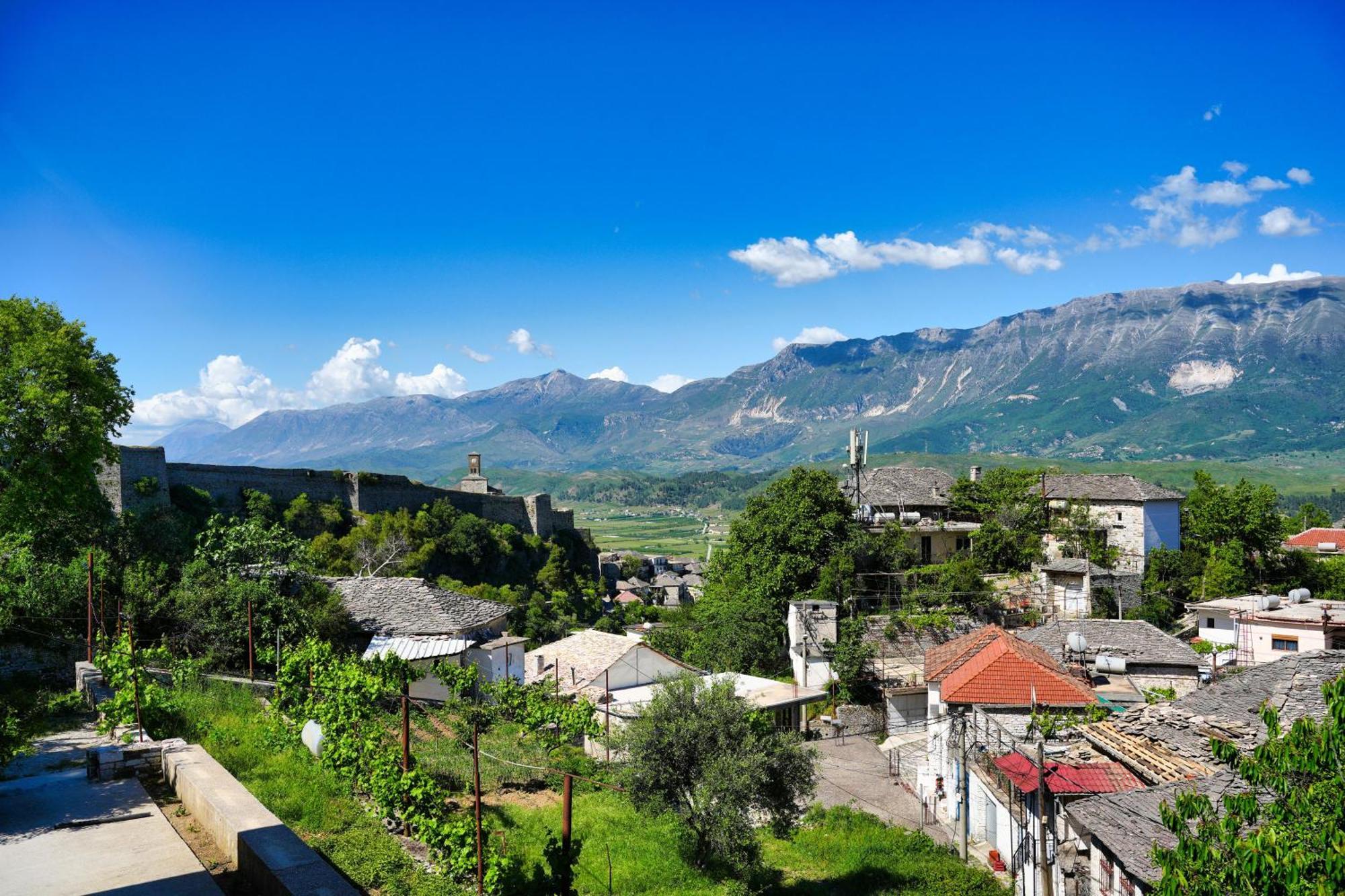Guri Guesthouse Gjirokastër Екстериор снимка