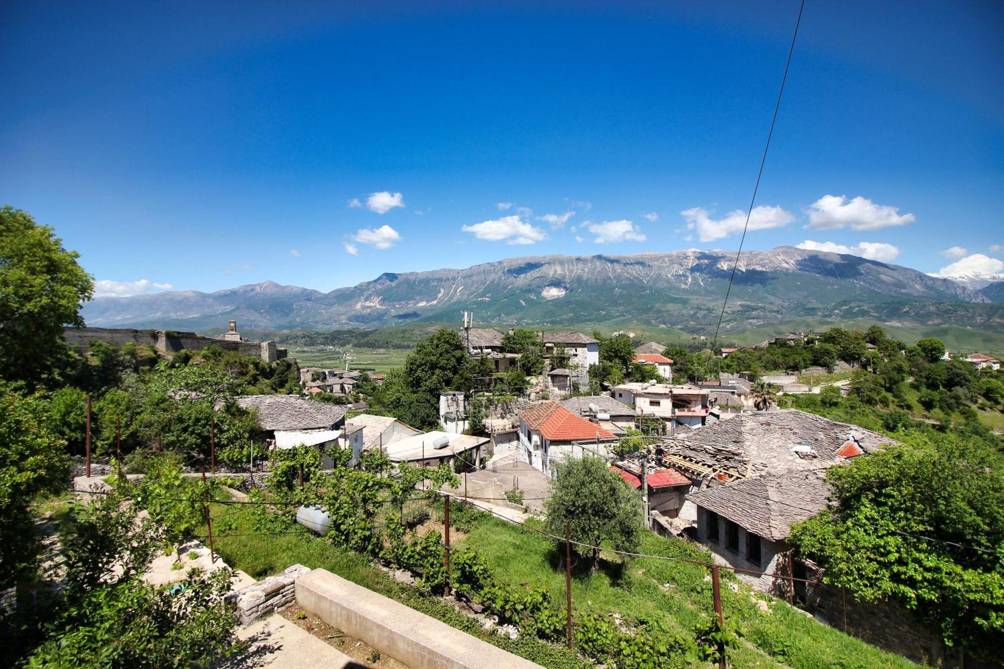 Guri Guesthouse Gjirokastër Екстериор снимка