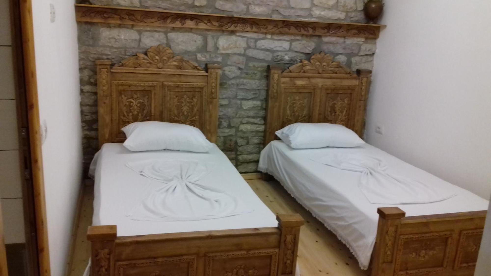 Guri Guesthouse Gjirokastër Екстериор снимка