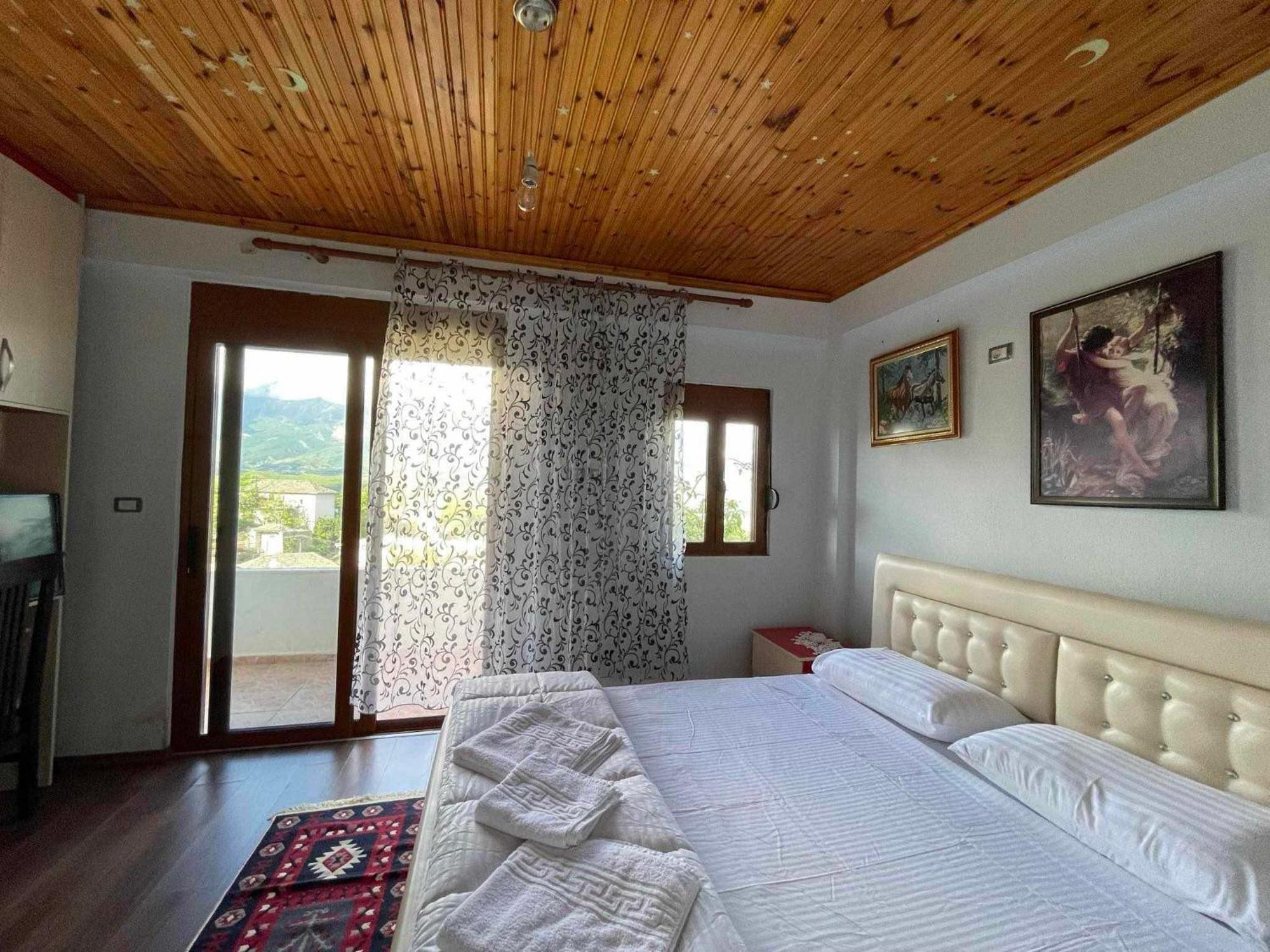 Guri Guesthouse Gjirokastër Екстериор снимка